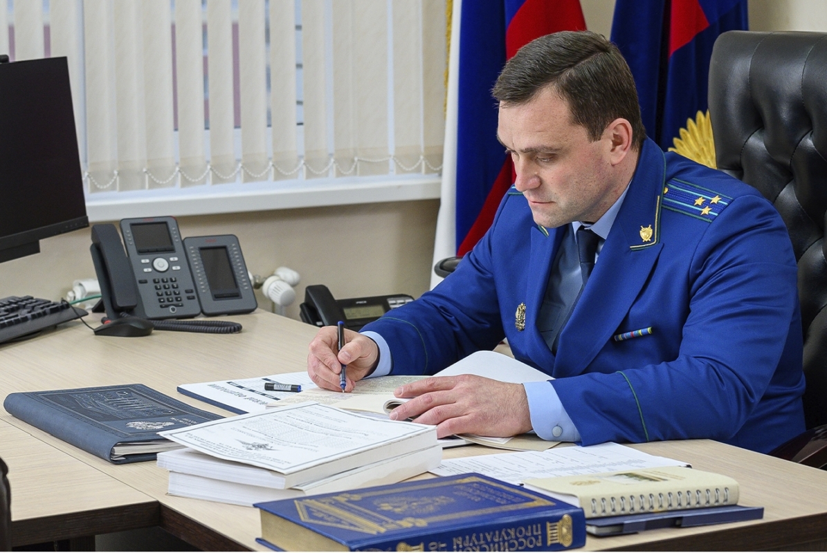 Бывшего полицейского из Севска обвинили в фальсификации доказательств и сбыте наркотиков