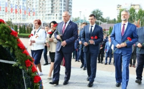 Александр Богомаз и Борис Эбзеев обсудили вопросы функционирования электросетевого комплекса Брянской области 