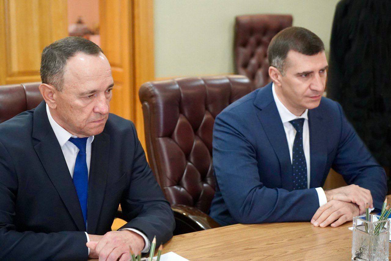 Александр Богомаз и Борис Эбзеев обсудили вопросы функционирования электросетевого комплекса Брянской области