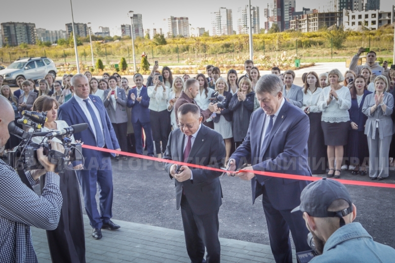 Новую школу торжественно открыли в Брянске 