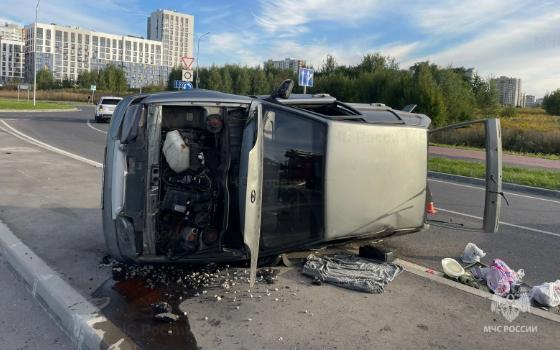 Легковой автомобиль перевернулся в Брянске в минувшие выходные