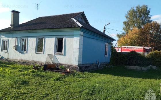 На пожаре в Карачеве пострадала женщина