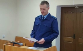 Брянский суд обязал работодателя выплатить 250 тысяч рублей пострадавшему сотруднику 