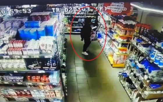 Кражу 18 дезодорантов раскрыли полицейские в Брянске