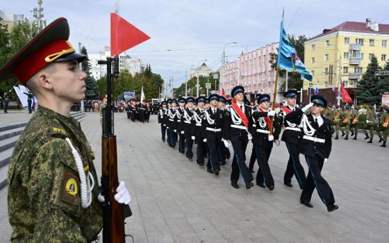 Парад прошёл на Площади Партизан в Брянске 