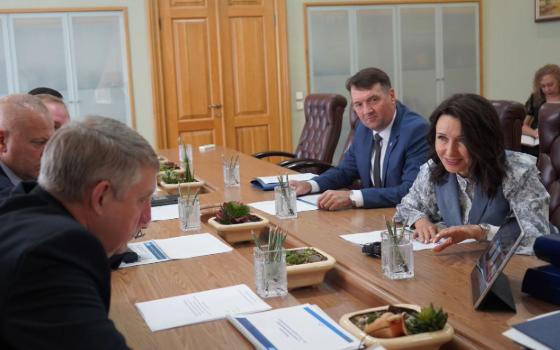 Брянский губернатор встретился с гендиректором АО «Газпром энергосбыт Тюмень»