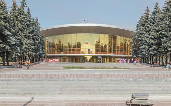 Ремонт площади Октябрьской революции в Брянске завершат ко Дню города