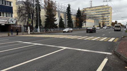 Иномарка сбила пешехода на светофоре в Брянске