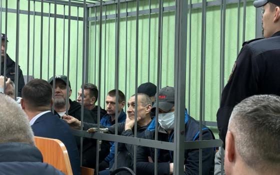 В Брянске 16 человек выслушали приговор по делу о незаконном обороте сигарет