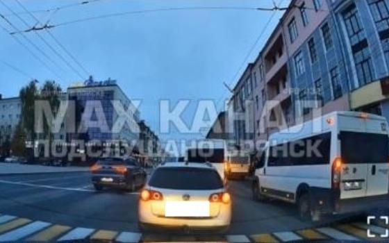 Брянские полицейские составили протокол на водителя после публикации в соцсетях