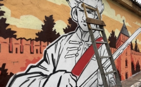 Связь поколений на фасадах Смоленска