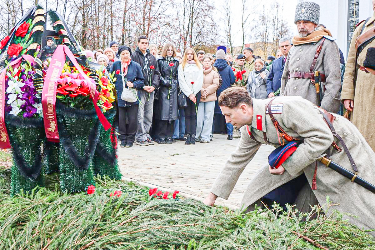 Память поколений: В Смоленске торжественно перезахоронили солдат Первой мировой 