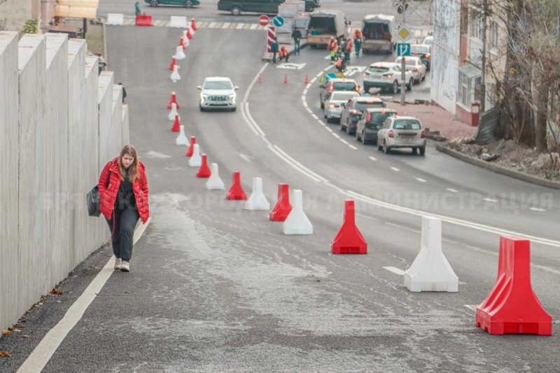 Движение машин открыли на улице Горького в Брянске после ремонта 