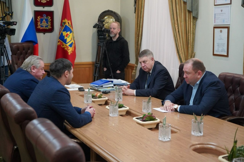 Брянский губернатор встретился с тренером футбольного клуба «Динамо» 