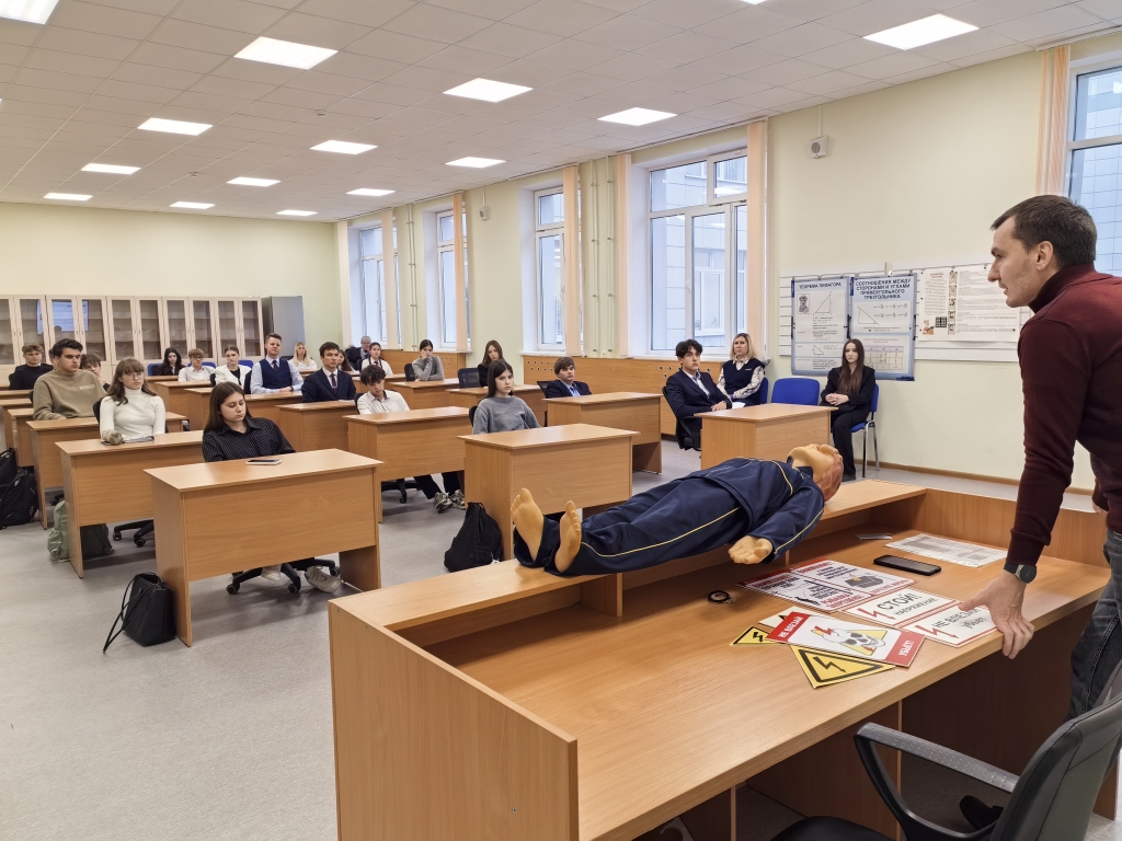 Специалисты «Россети Центр» напомнили брянскими школьникам о правилах электробезопасности и энергосбережения