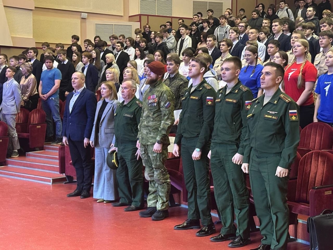 Брянские школьники и кадеты узнали об обучении в военных вузах