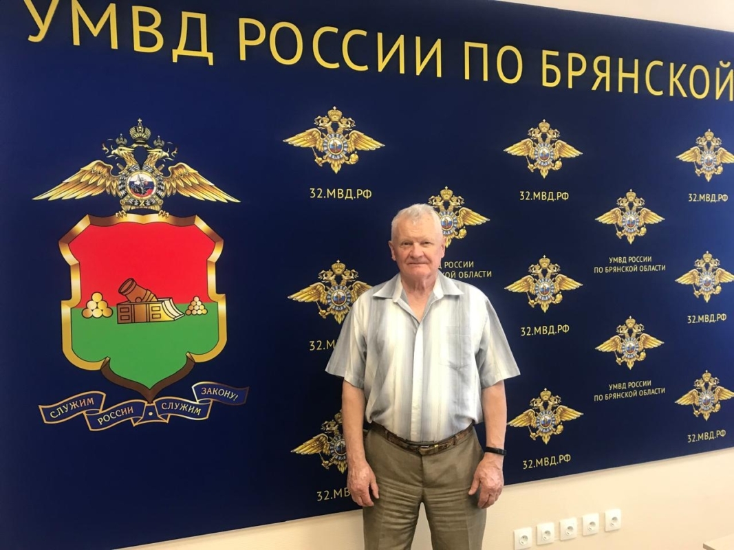 Председатель Белорусского землячества на Брянщине поздравил полицейских с праздником