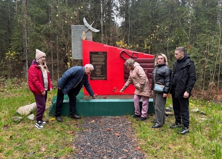 Военных журналистов вспоминали на мемориале под Брянском 