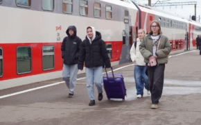 Двухэтажный поезд начал курсировать между Брянском и Санкт-Петербургом 