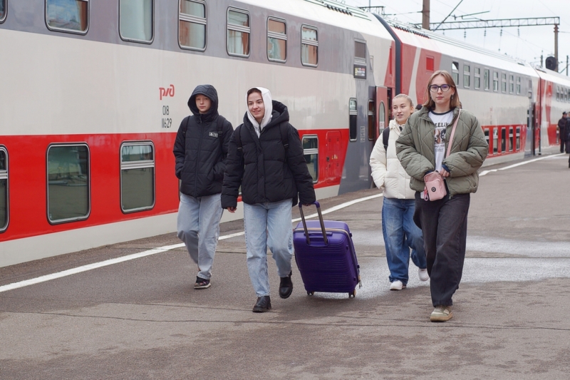 Двухэтажный поезд начал курсировать между Брянском и Санкт-Петербургом 
