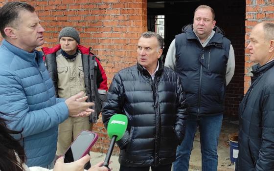 Депутат Государственной Думы посетил строящийся спорткомплекс в Трубчевске