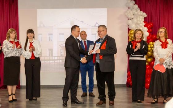 Школа №5 в Брянске отметила юбилей