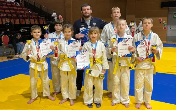 Восемь медалей завоевали юные брянские дзюдоисты в Орле