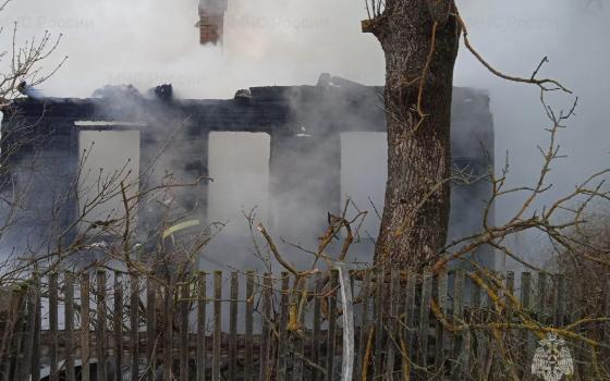 Спасатели потушили дом в Навлинском районе в минувшую субботу