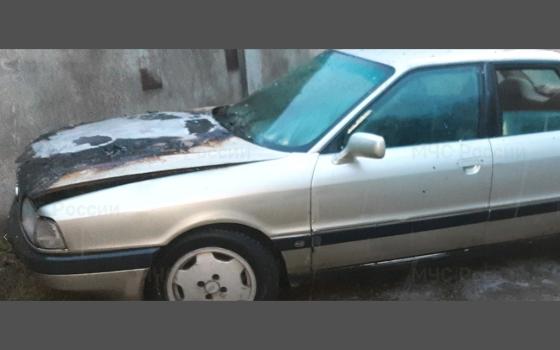 Легковой автомобиль потушили пожарные утром в Унече