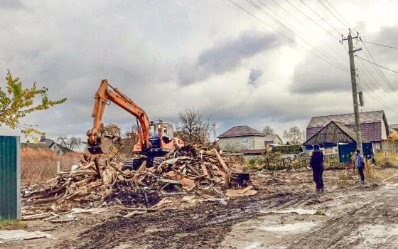 Аварийный дом снесли в Бежицком районе Брянска по просьбе жителей