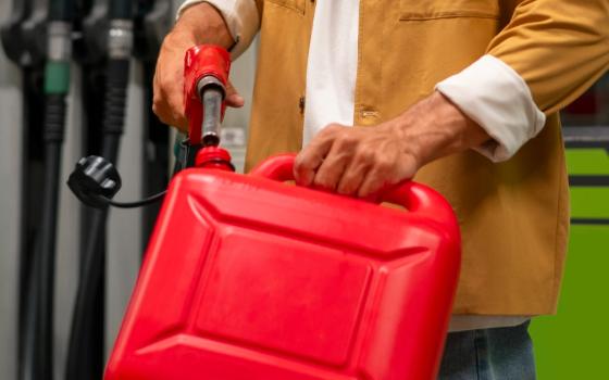 Хищение свыше 1300 литров топлива раскрыли брянские полицейские