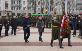 Брянский губернатор поучаствовал в памятной церемонии в Гомеле
