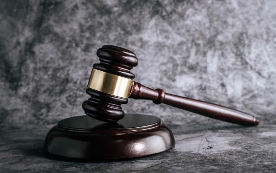 Пожилого брянца ждёт суд за использование чужой банковской карты