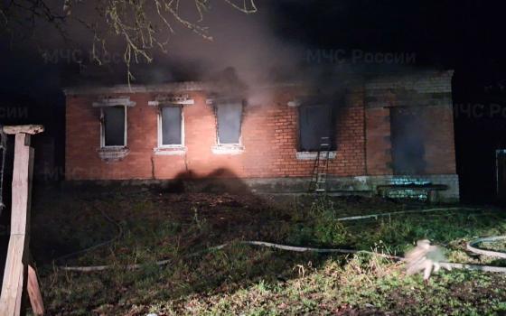 Жилой дом потушили спасатели в Дятьковском районе ночью