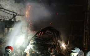 Гаражи потушили спасатели в Брянске накануне