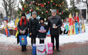 Брянские полицейские исполнили мечты двух юных жительниц областного центра