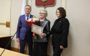 Премии лучшим работникам культуры и искусства вручили в Брянске