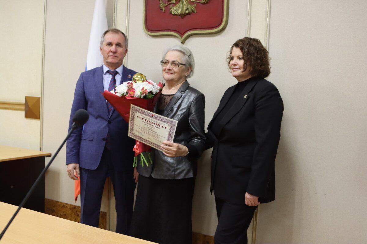 Премии лучшим работникам культуры и искусства вручили в Брянске