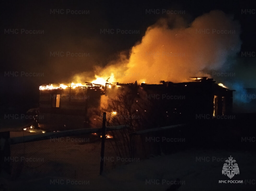 Человек пострадал на пожаре в Трубчевском районе накануне вечером