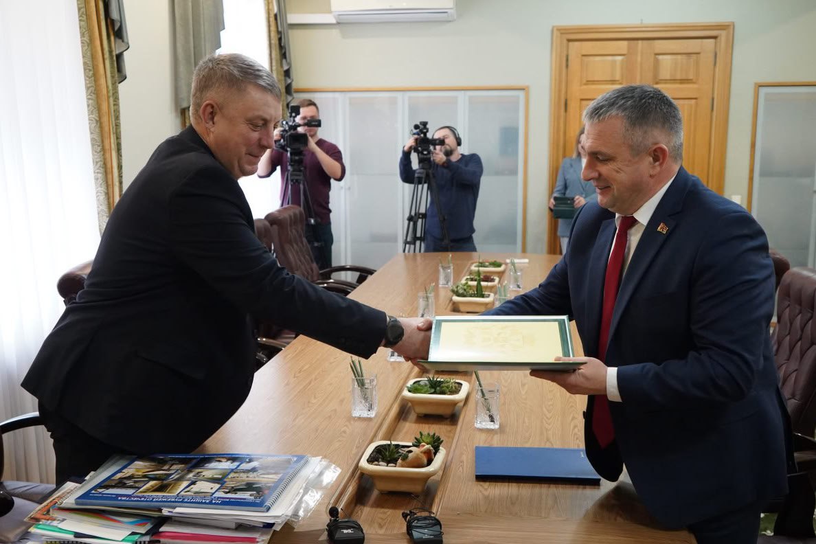 Брянский губернатор встретился с председателем Гомельского облисполкома Иваном Крупко