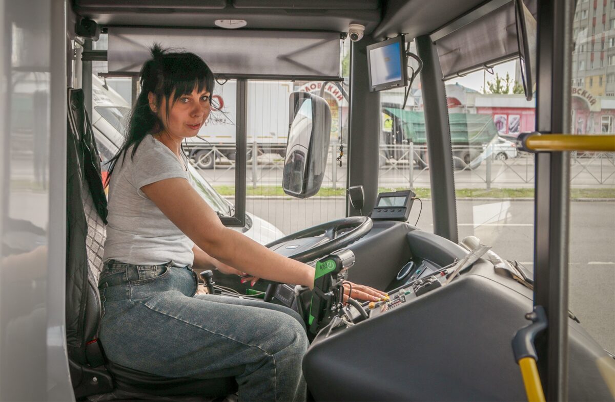 Зарплата водителей общественного транспорта в Брянске составила почти 100 тысяч рублей