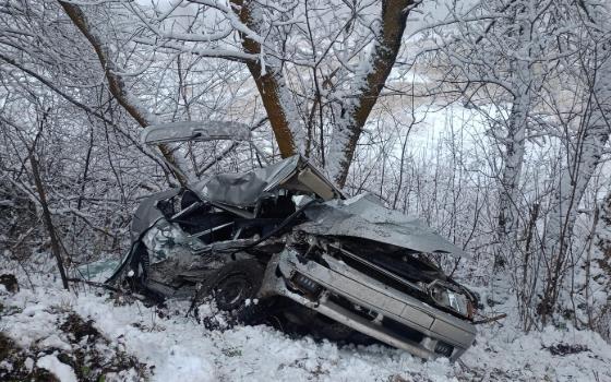 Легковушка и фура столкнулись на брянской трассе