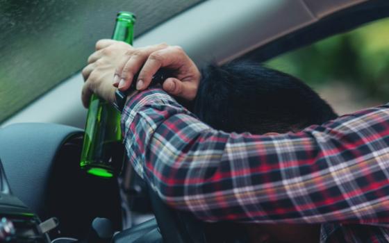 Нетрезвого водителя задержали сотрудники полиции в Брянске