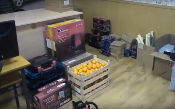 Полицейские из Брянска передали посылки бойцам на СВО