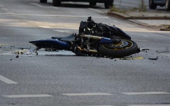 Подросток пострадал при столкновении машины с питбайком на брянской трассе