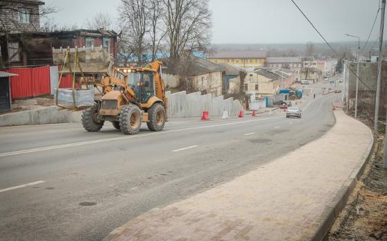 На улице Горького в Брянске выложили плиткой новый тротуар