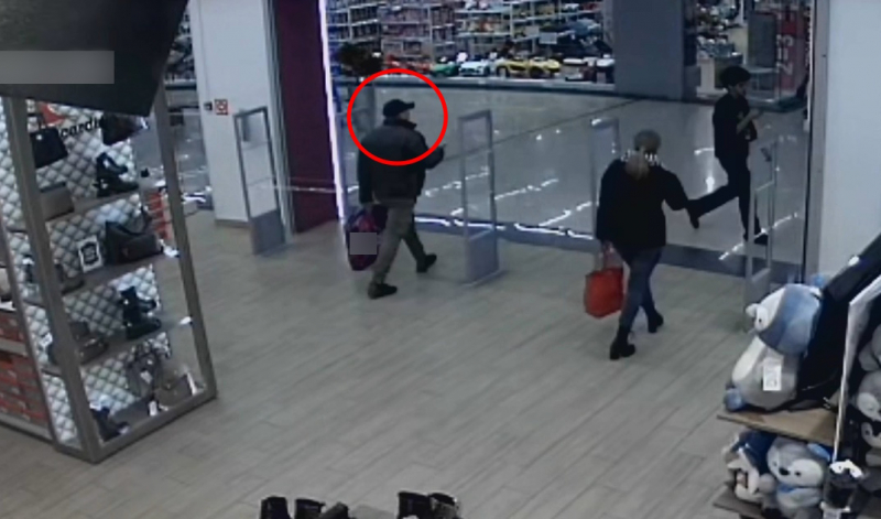 Брянские полицейские задержали подозреваемого в краже обуви из магазина рецидивиста