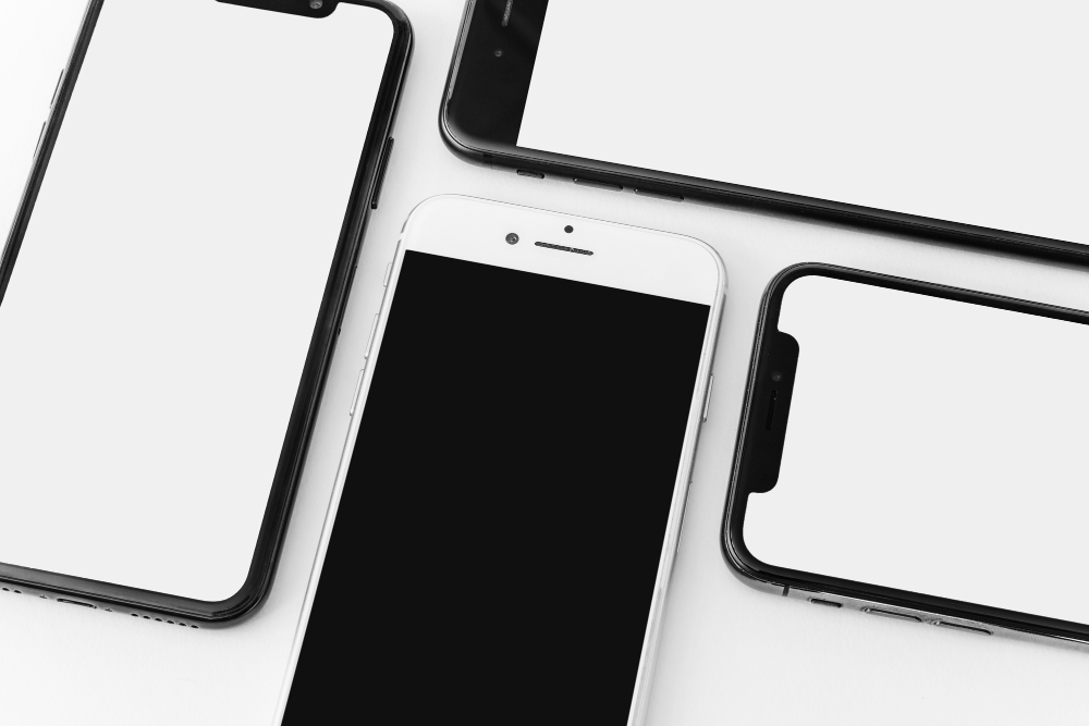 Кражу трёх дорогостоящих телефонов раскрыли полицейские в Клинцах