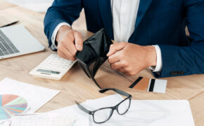 Свыше трёх миллионов рублей отдала лжеэкспертам по инвестициям жительница Брянска