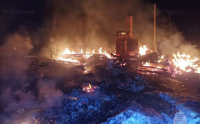 Огонь уничтожил жилой дом в Навлинском районе накануне